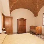 דירה Corneto 5 *